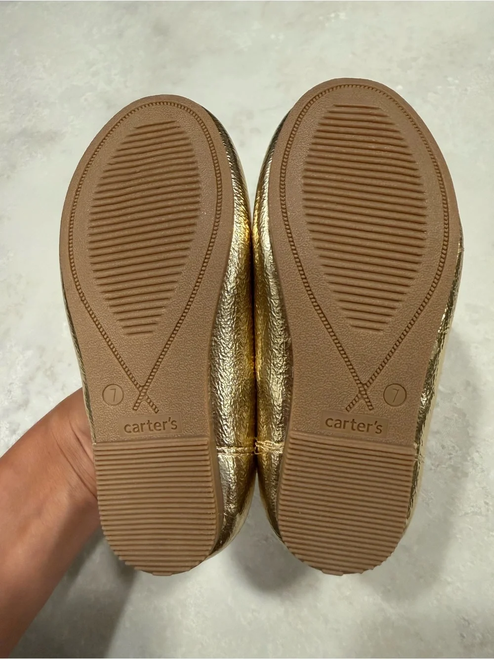 NWOT Carter's Girls Metallic Gold Scalloped Mary Jane Flats Size 7T